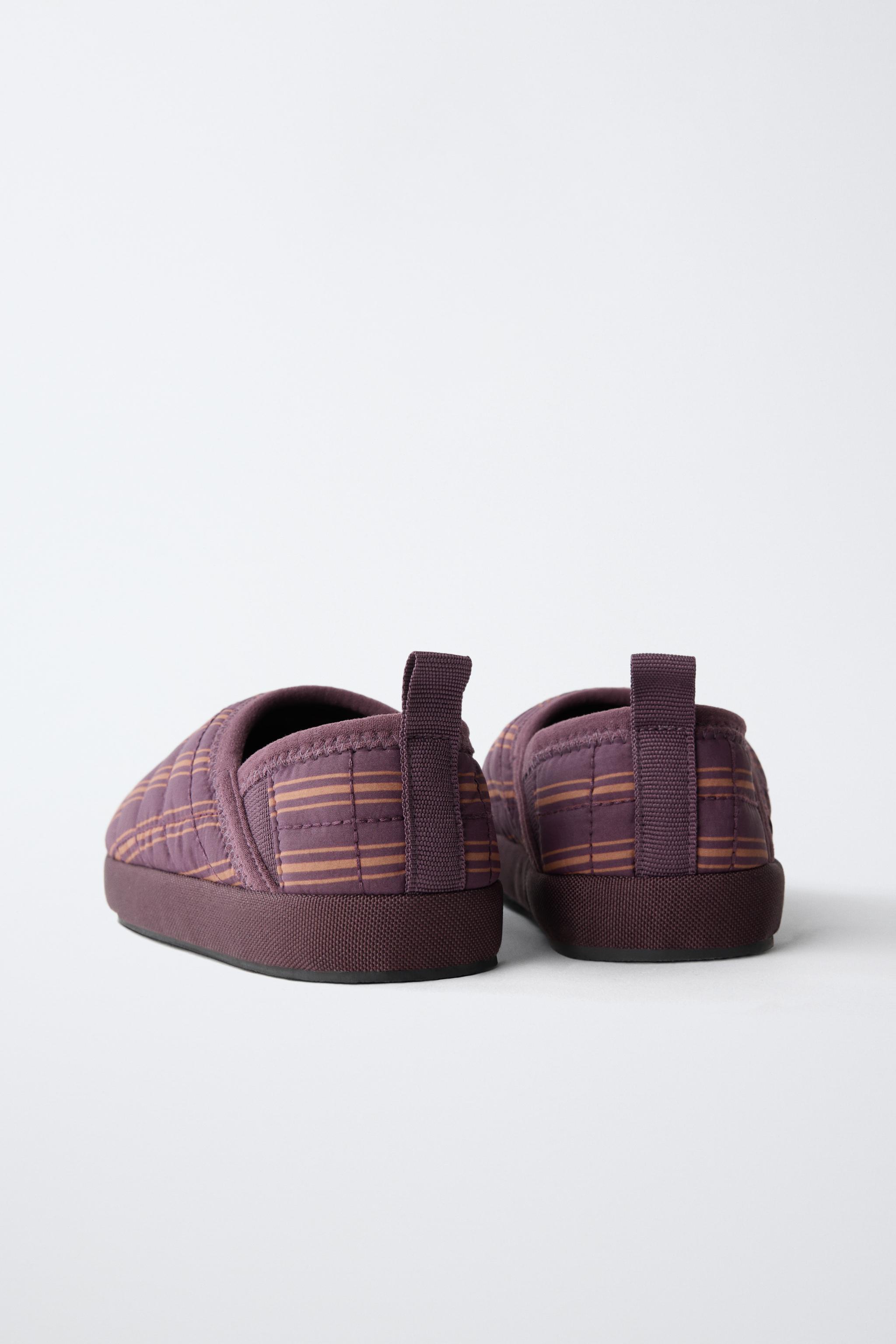 PANTOUFLES À CARREAUX